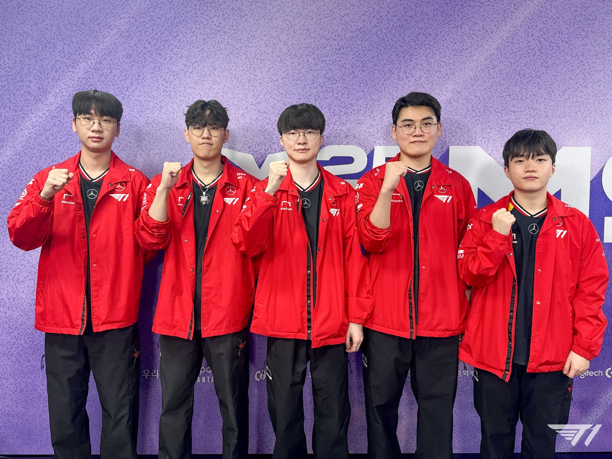 关于T1轻取100T，ShowMaker打出惊人五杀激烈交锋入围赛，锁定晋级资格的信息