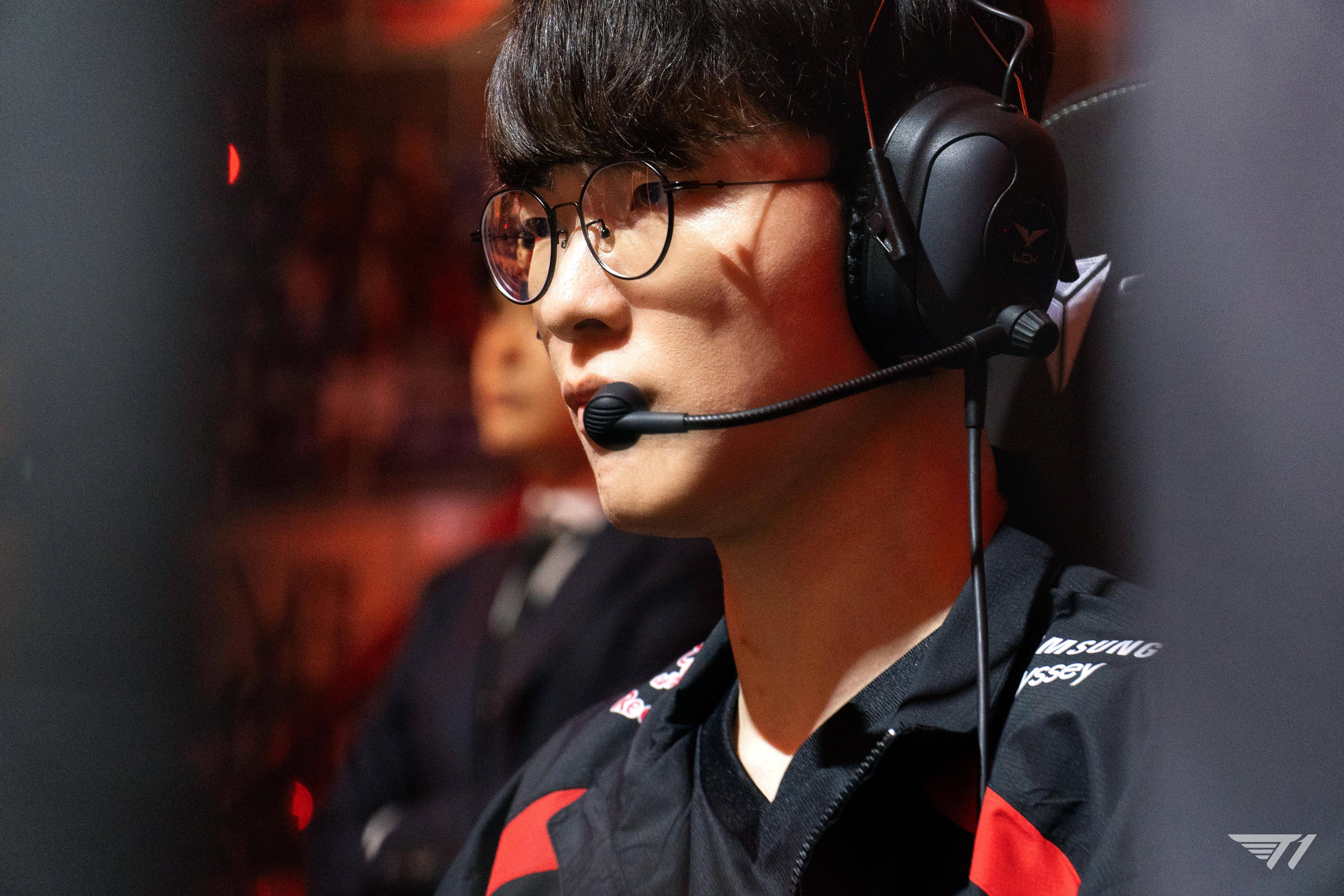 BLG血洗HLE，Deft拿下关键大龙顶尖较量四强赛，让粉丝疯狂欢呼