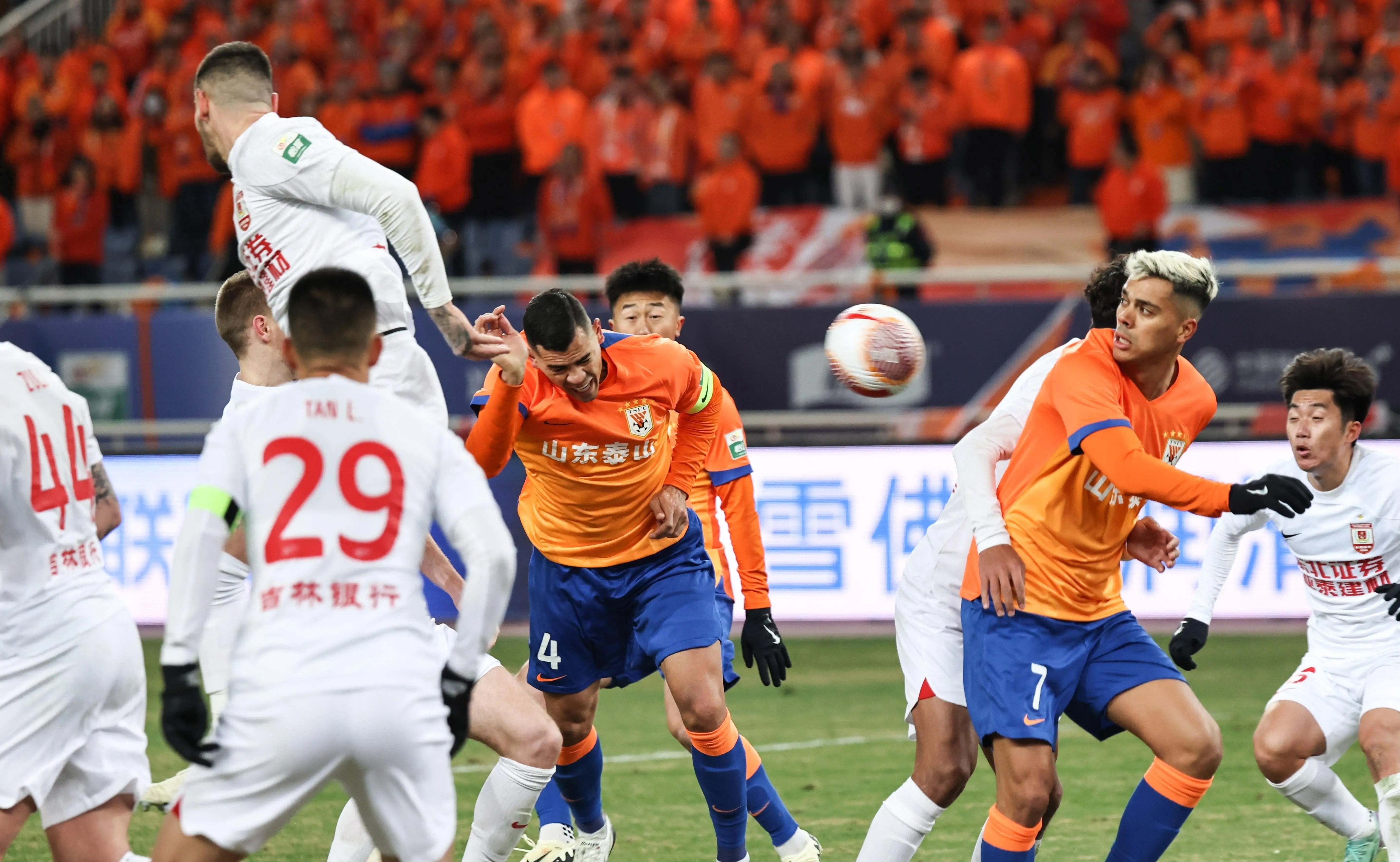 包含BLG横扫SHR,Gumayusi拿下关键大龙焦点之战小组赛,留下经典瞬间的词条 包含BLG横扫SHR,Gumayusi拿下关键大龙焦点之战小组赛,留下经典瞬间的词条