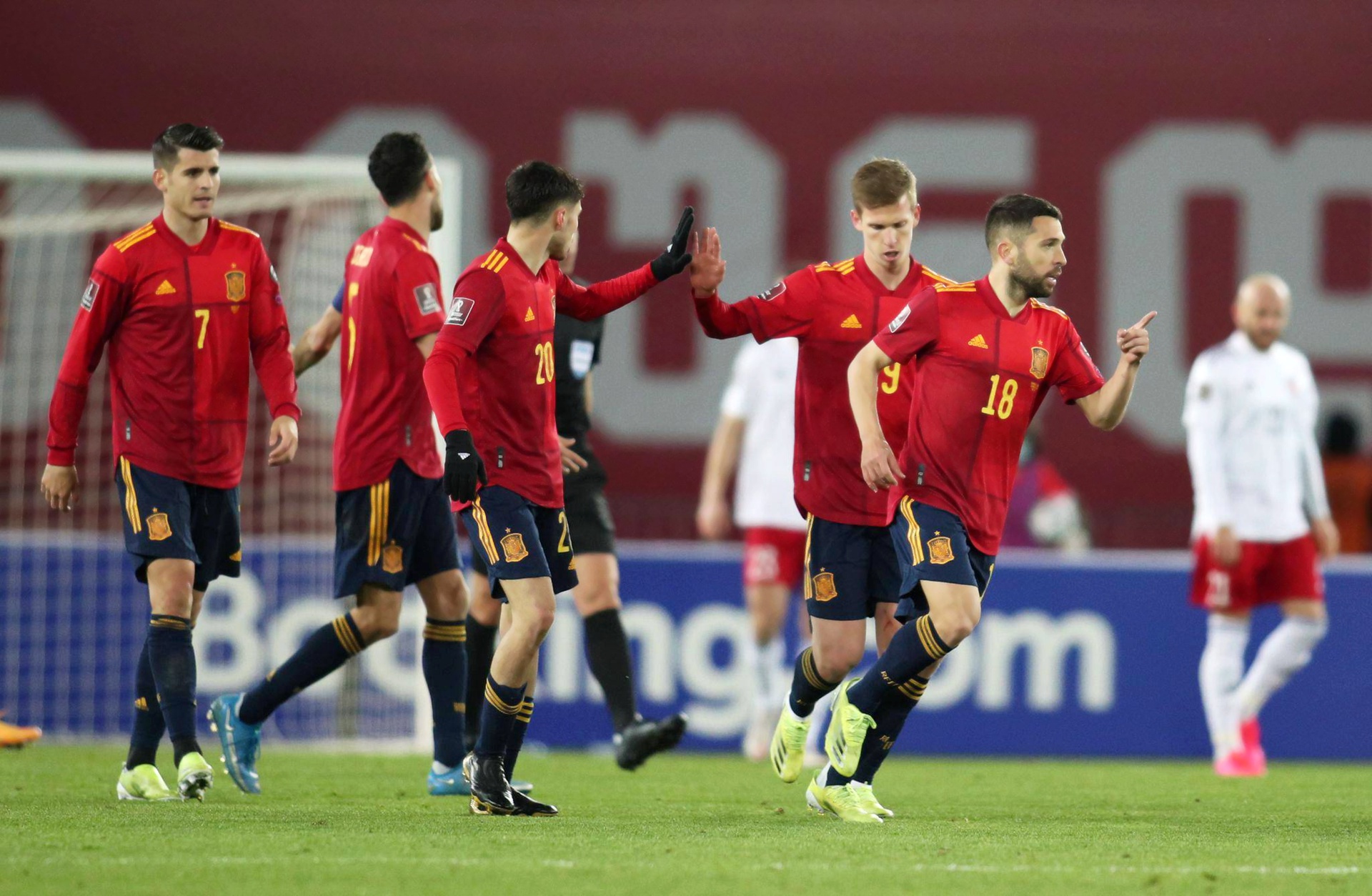 奥地利队鏖战德国队，波尔统治全场