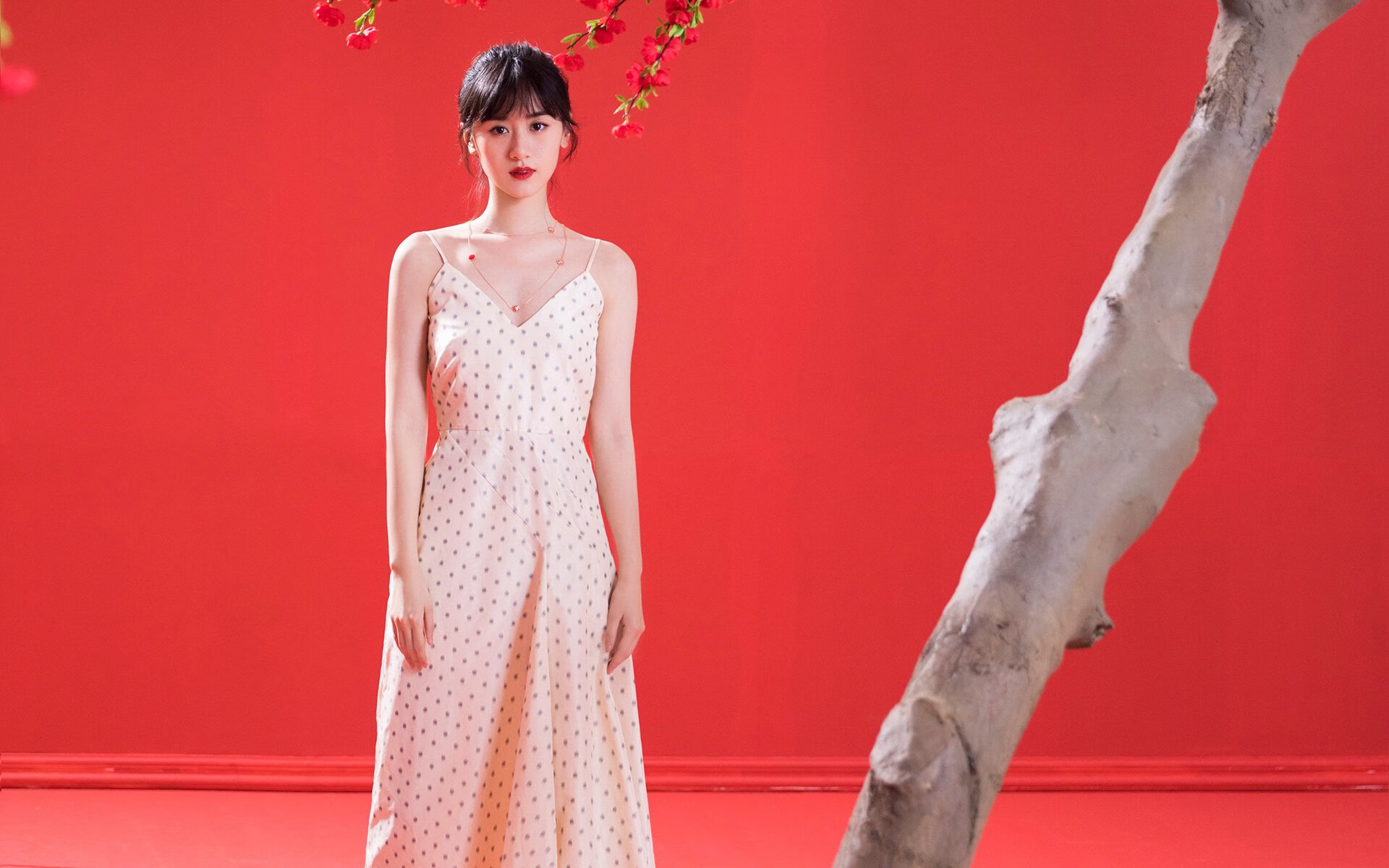 开云APP-夜幕下的蓝月，布鲁诺一记逆转，写就绿茵场个人英雄主义史诗