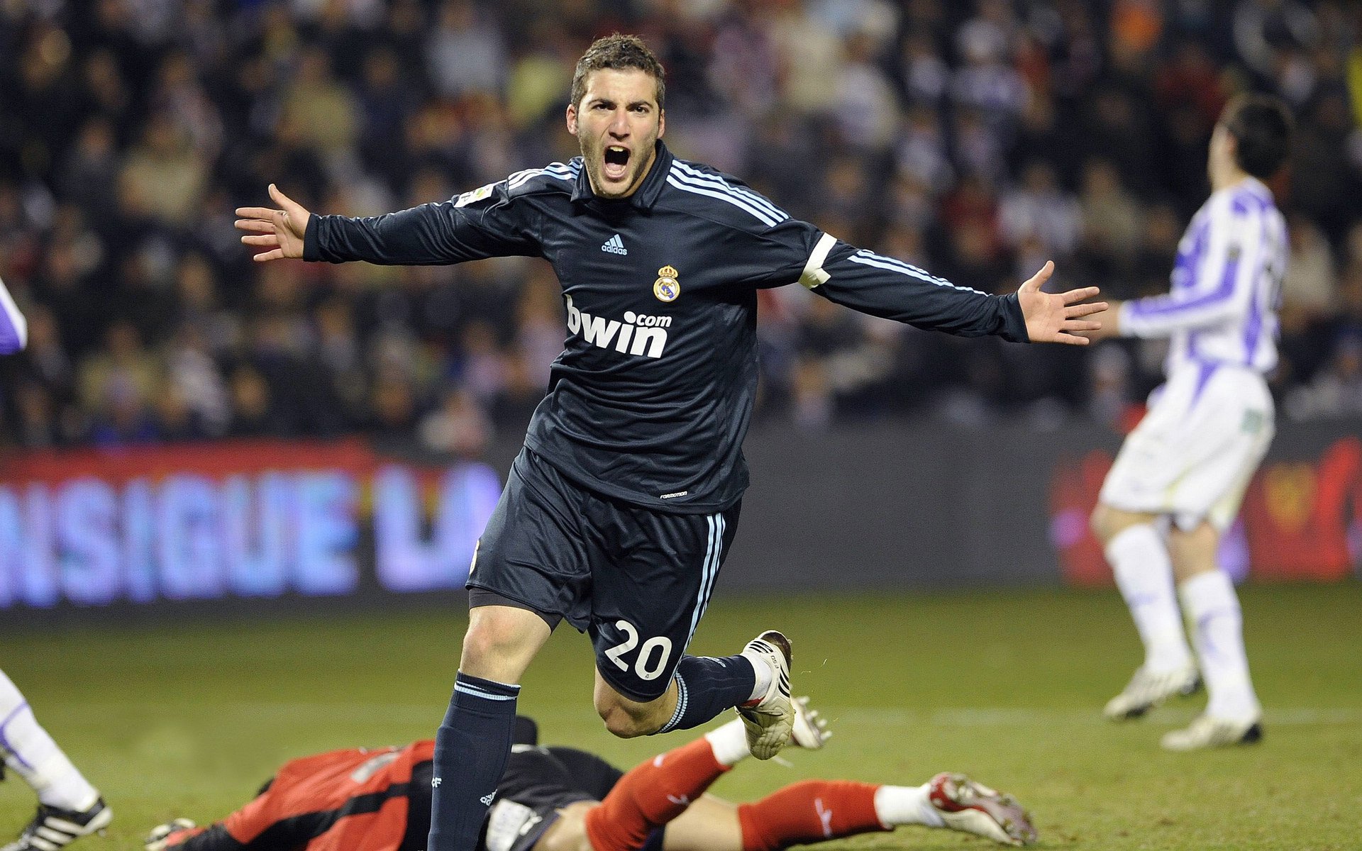 国王末节风暴逆转老鹰！米切尔关键时刻连砍12分定江山