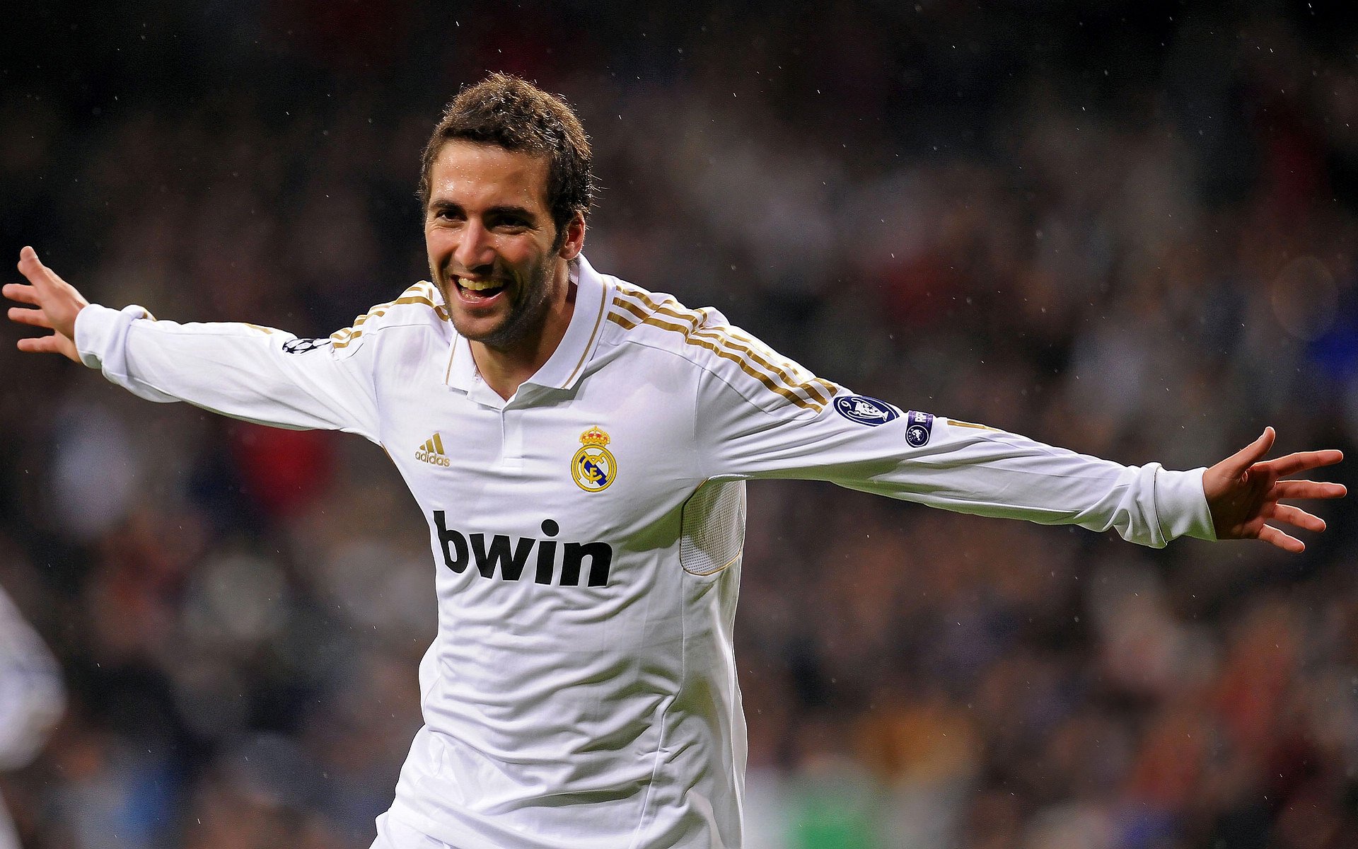 周末运动风暴，快船末节统治力觉醒，莫兰特跨界上演街道赛接管奇迹